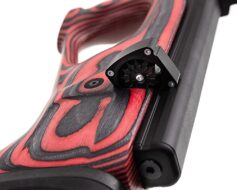 CARABINA DE PRESSÃO AIRGUN TECHNOLOGY URAGAN 2 700 PCP RED LAMINATE BULLPUP 
